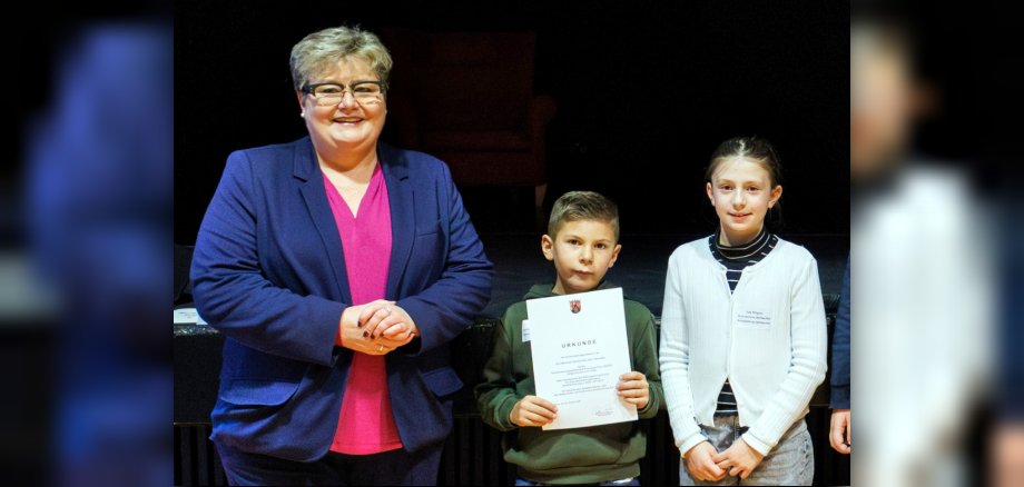 The photo shows the persons mentioned at the award ceremony in Mainz.