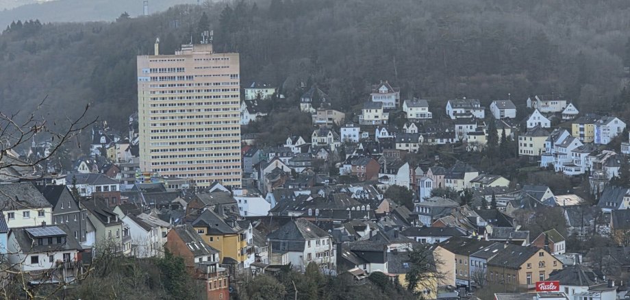 The photo shows the Idar neighborhood.