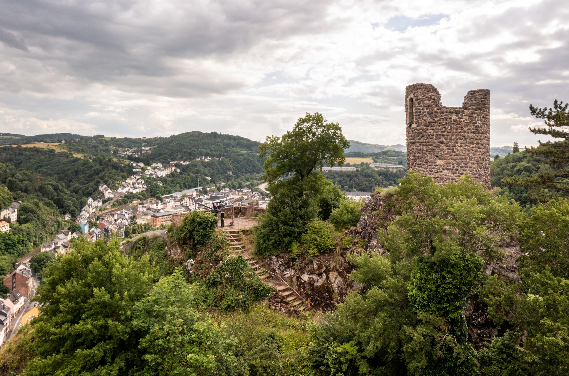 View of the Bosselstein castle ruins.