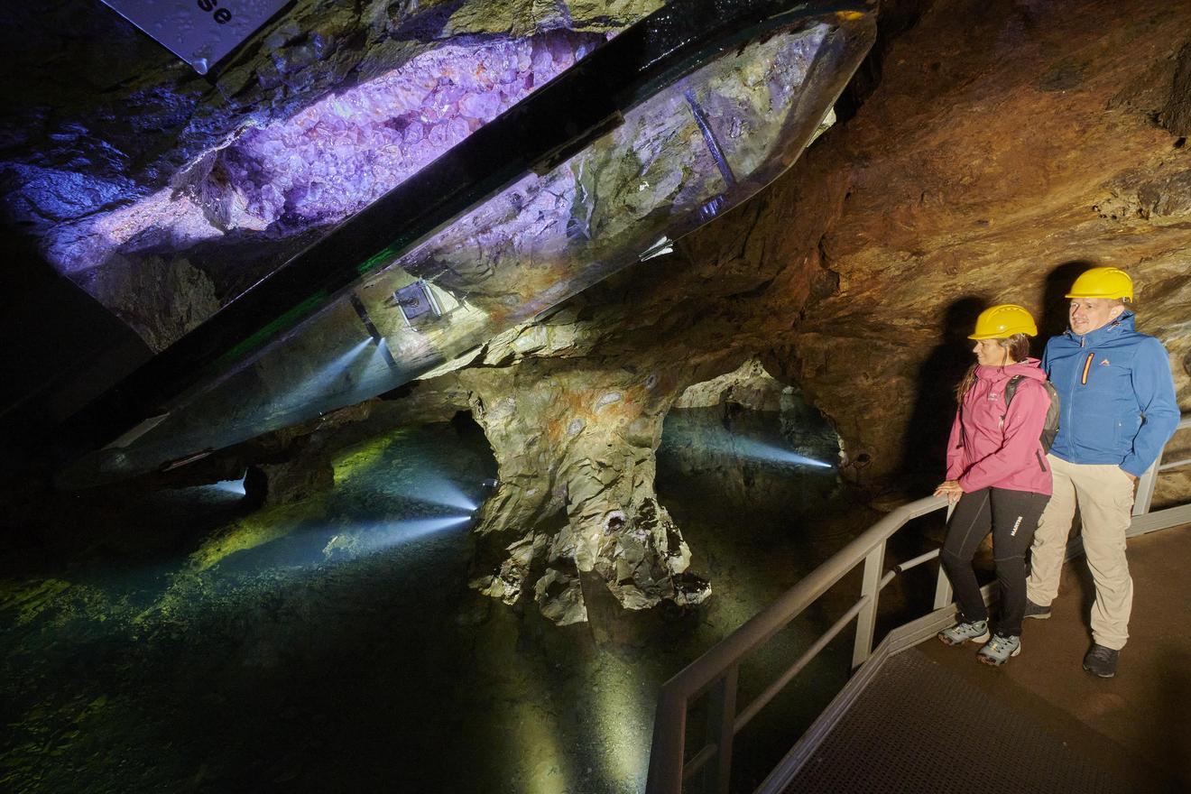 View into the visitor gallery of the Steinkaulenberg gemstone mine.