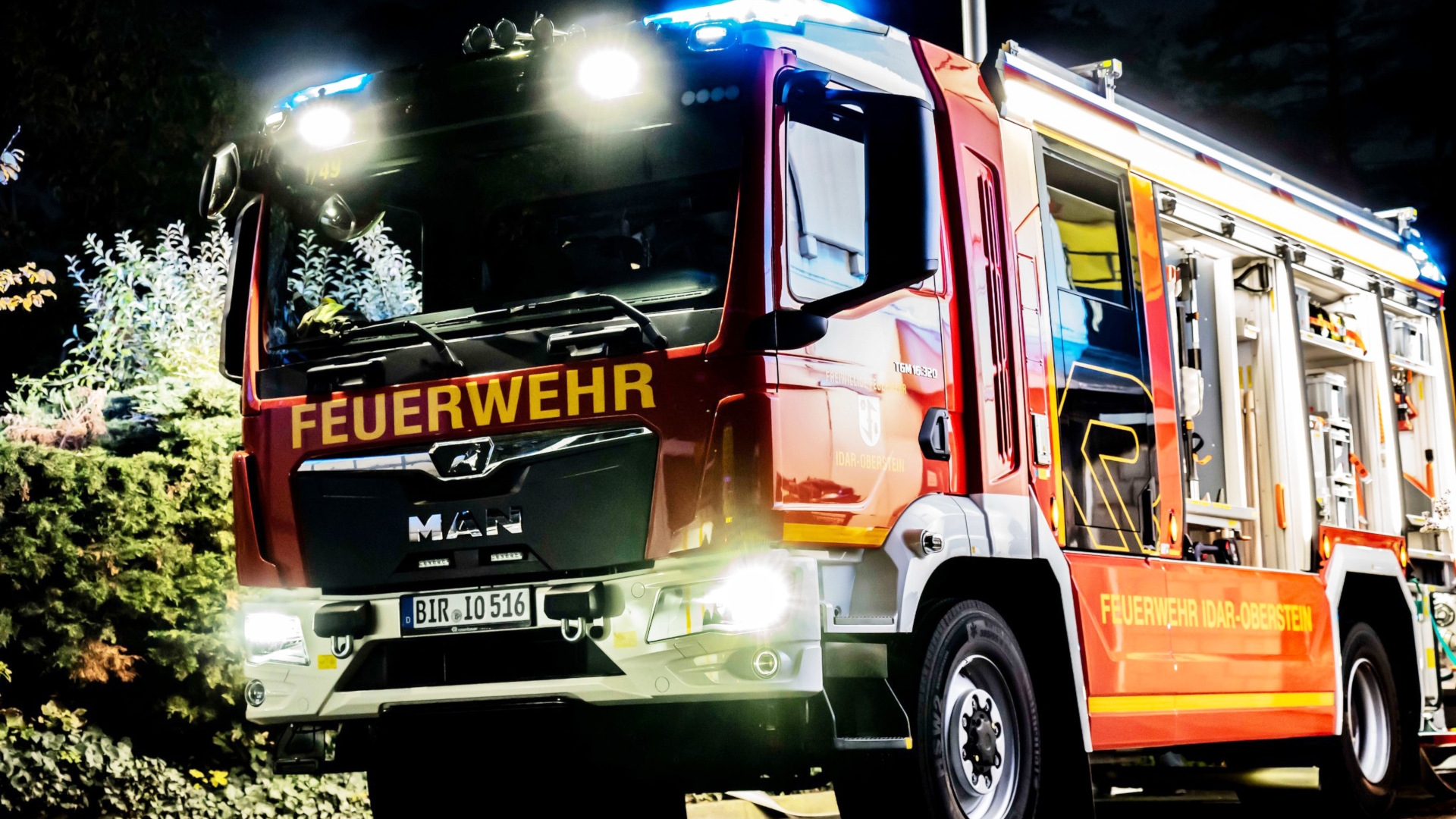 La photo montre le nouveau camion de pompiers 20 des pompiers volontaires d'Idar-Oberstein.