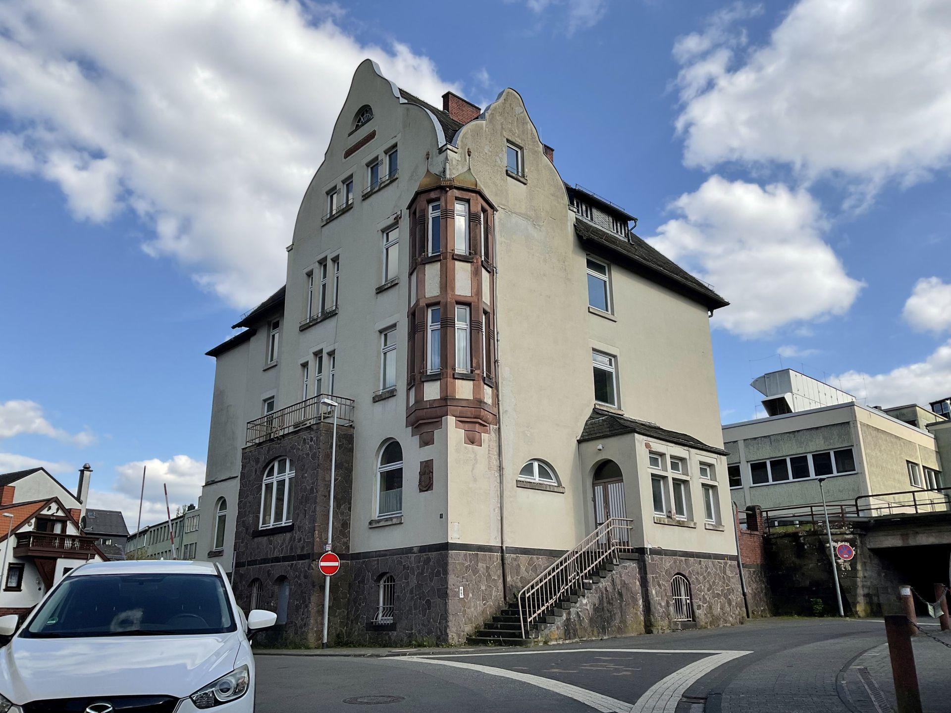 La photo montre l'ancien Kastasteramt, un bâtiment historique situé au numéro 1 de la Ritterstraße.