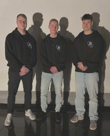 Gruppenfoto der drei Unternehmer von JFS.