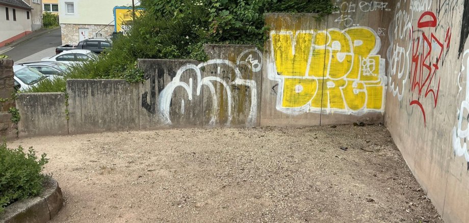 In Idar soll eine hässliche Wand neu gestaltet werden. 