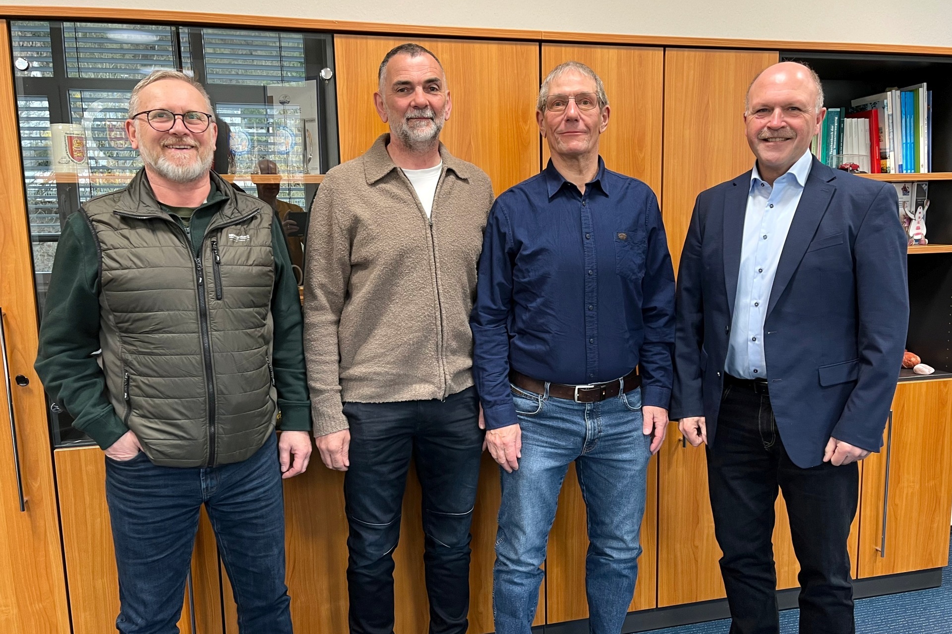 Das Foto zeigt die genannten Personen im Büro von Bürgermeister Friedrich Marx.