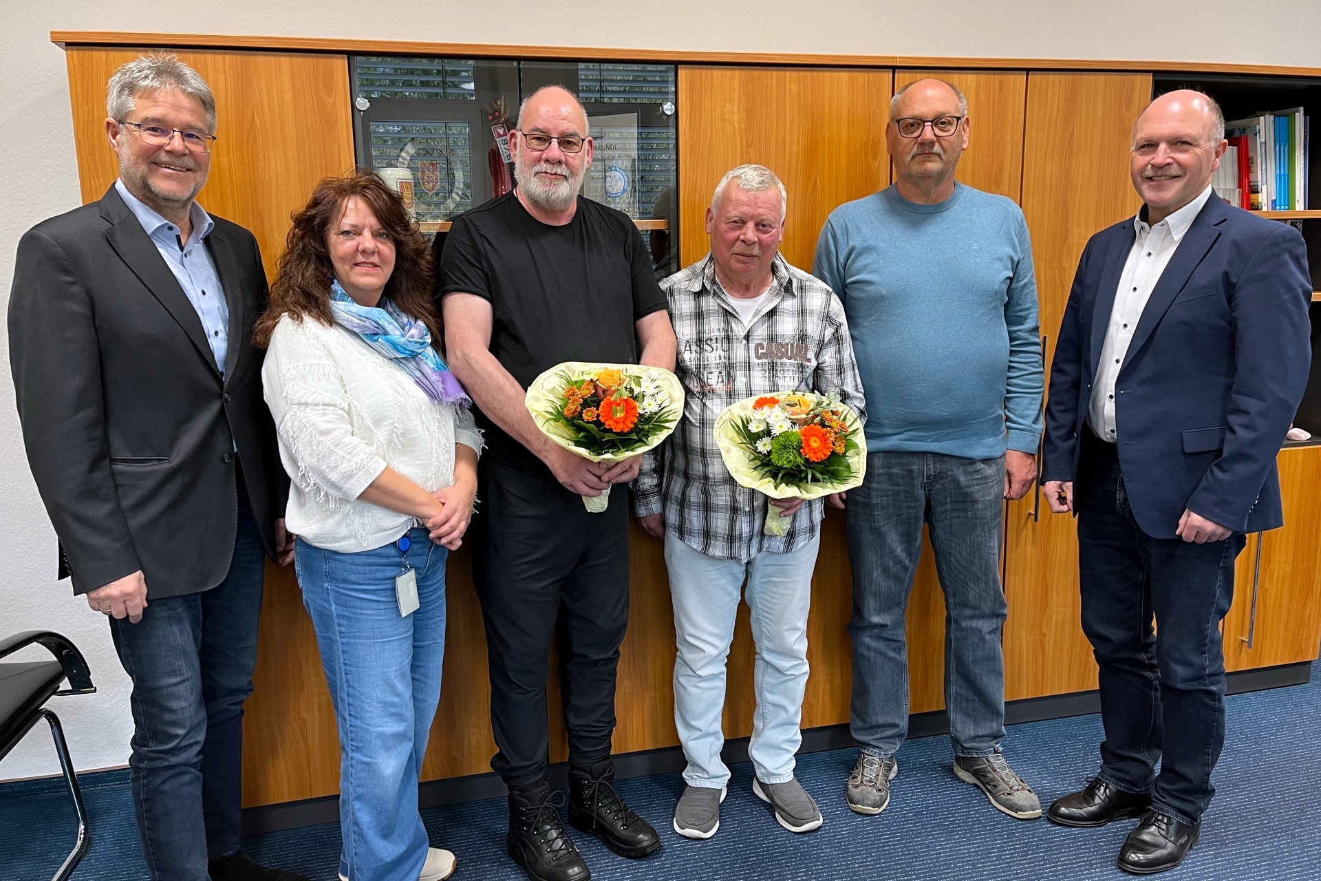 Das Foto zeigt die genannten Personen im Büro von Bürgermeister Marx.