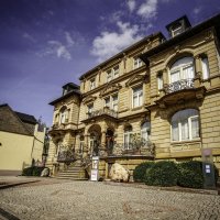 Außenansicht des Deutschen Edelsteinmuseum.