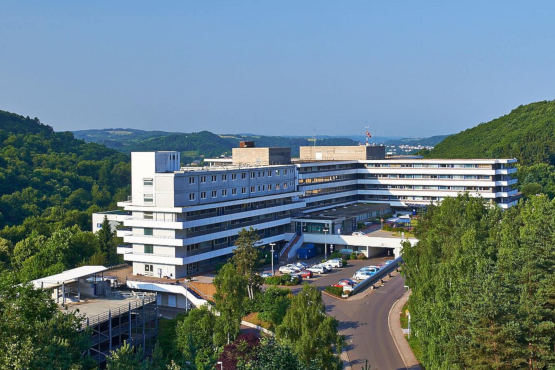 Das Foto zeigt das Klinikum Idar-Oberstein